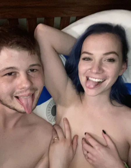 Adam & Lena Free ☮️🍑🍆🙈 profile photo