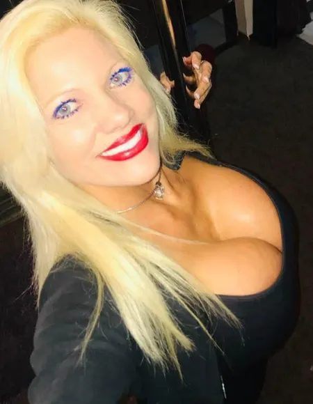 Adonia dawn. DONYA HUGGINS profile photo
