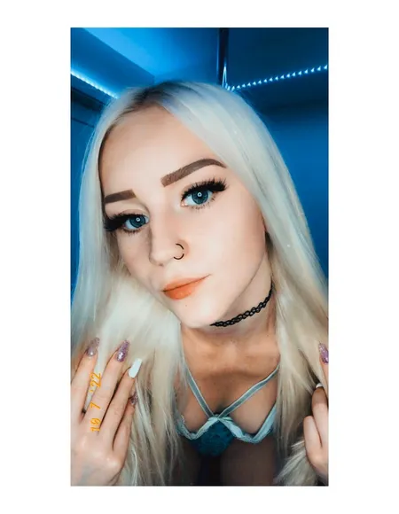 AdriannaRose profile photo
