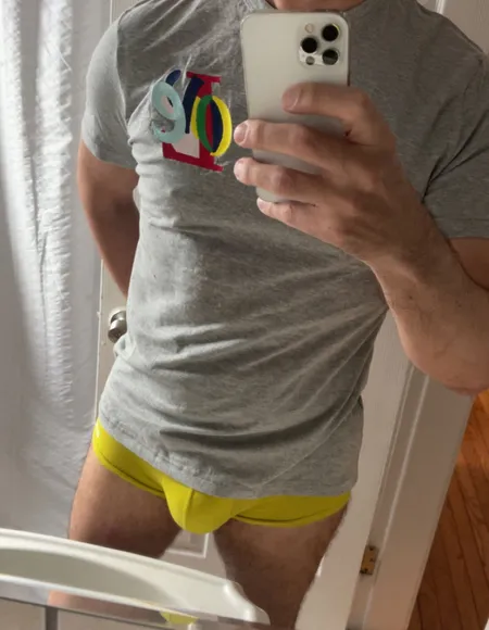 A Hung Italian profile photo