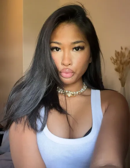 AsianBvnny๐ฐ profile photo