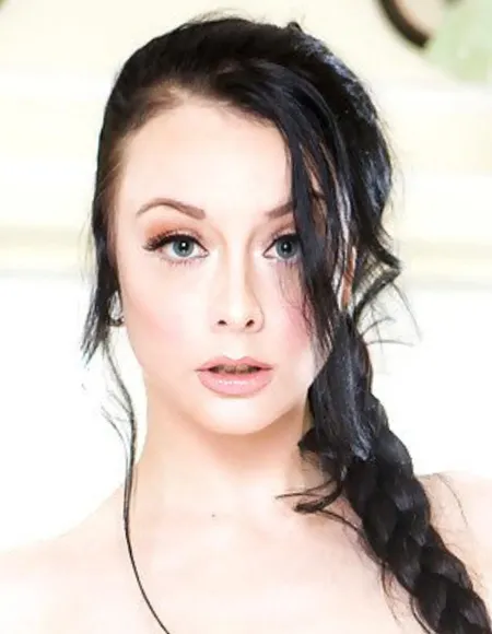 Alessa Savage profile photo