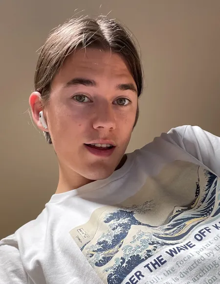 Alex Davey profile photo