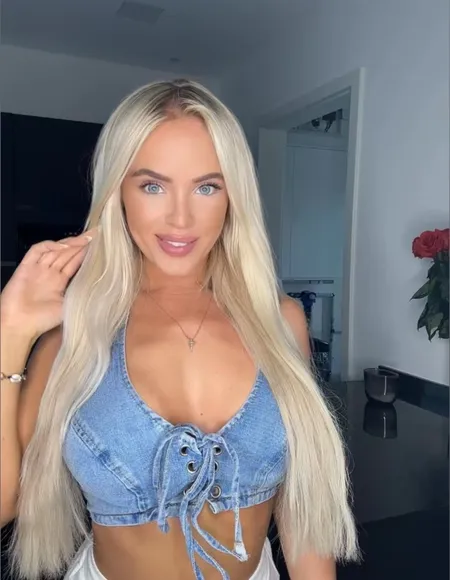 Amber 🌹 profile photo