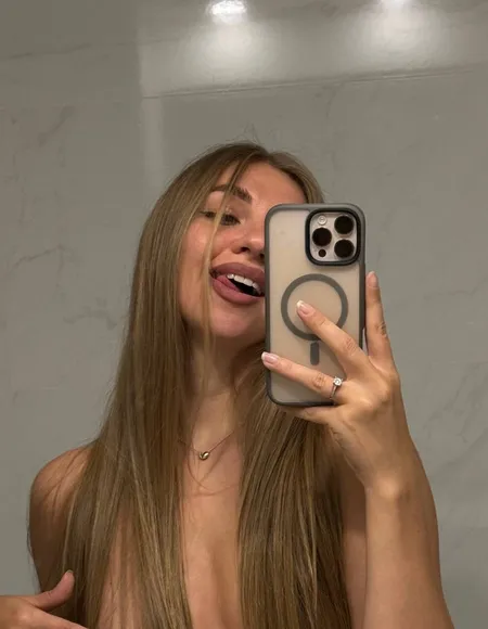amourveille๐ profile photo