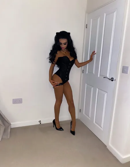 UK DOLL π profile photo