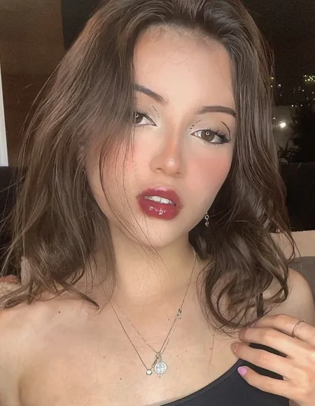 Angela 🌺 profile photo