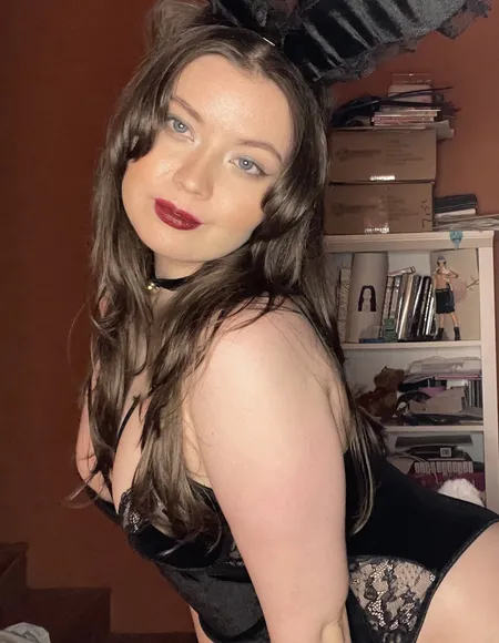 AngelRoxxxi | Curvy Brunette profile photo