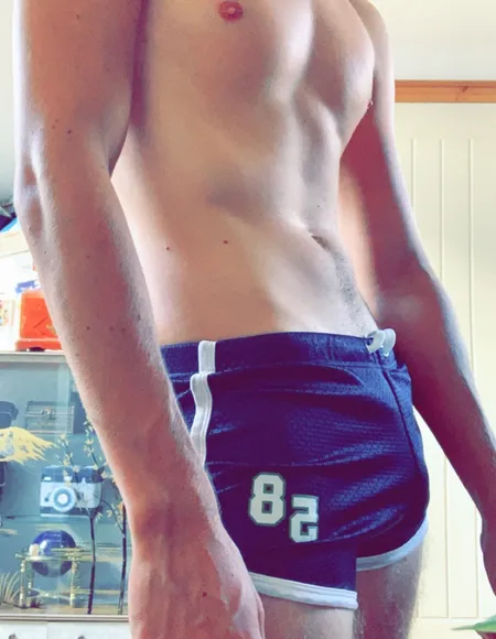 Hung Twink profile photo