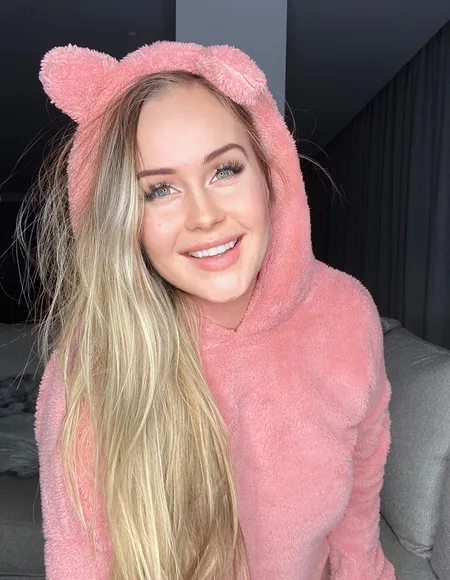The whole F A M I L Y profile photo