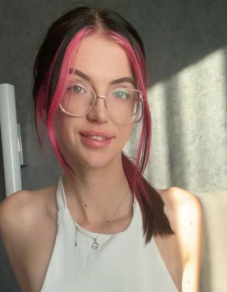 aurora vip profile photo