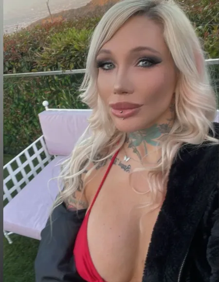 Ava stone profile photo