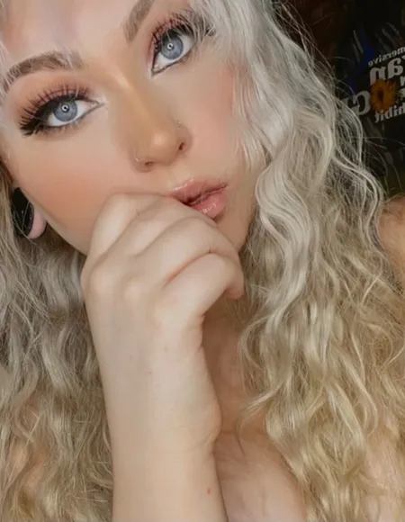Bratty Nicole profile photo