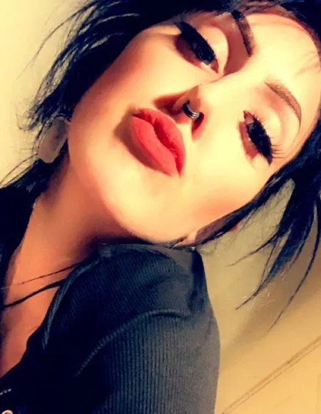 Sarah with an H profile photo