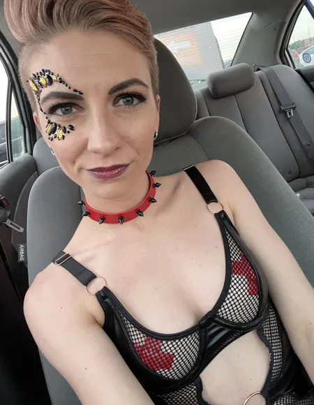 TeenyJulez profile photo