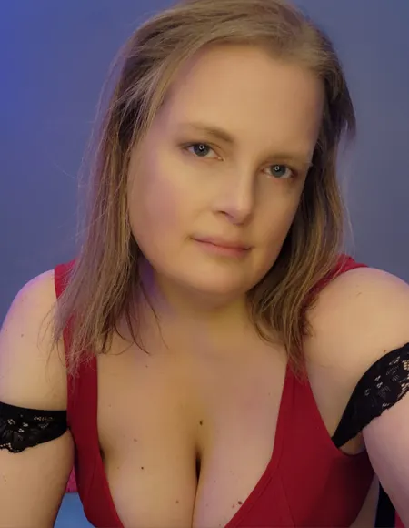 Becca B profile photo