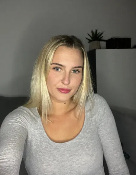 Bella Celine 🐥 profile photo