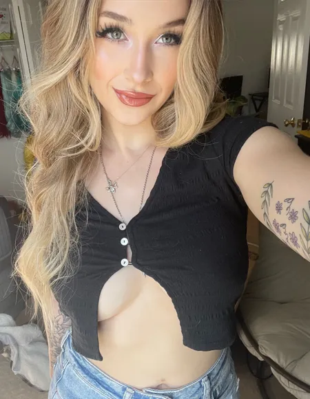 Belle Curves profile photo