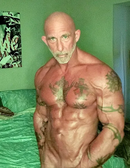 Bi-Zaddy profile photo