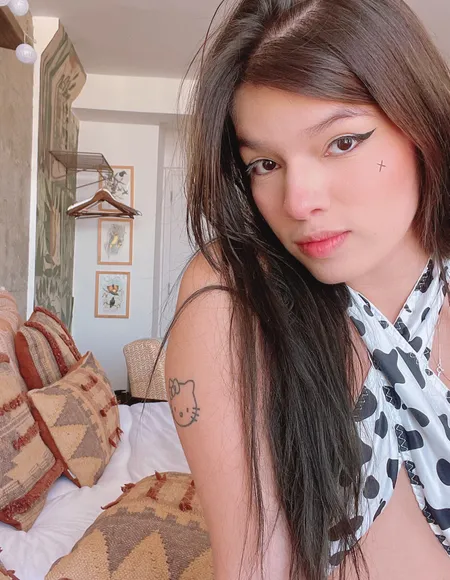 BIA TROVÃO profile photo