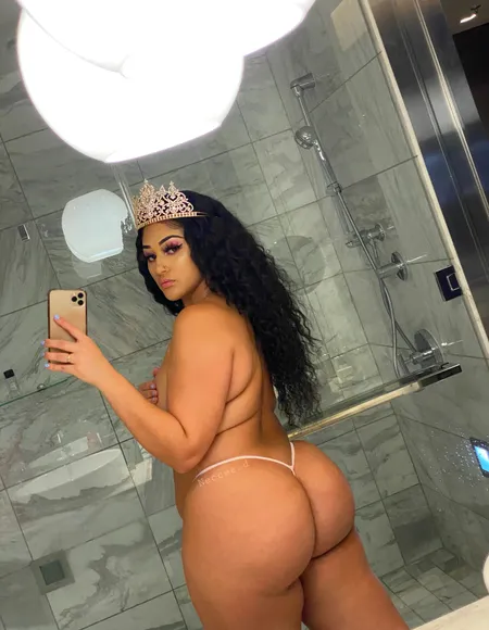 sweet temptation 🥵 profile photo