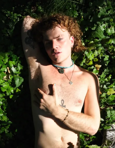 🧜🏼♂️ profile photo