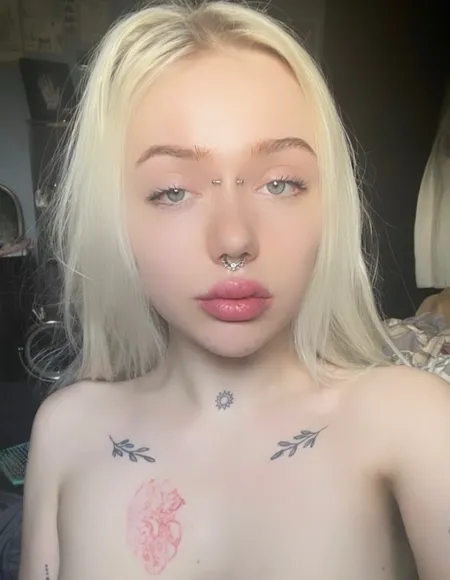 bl0wjob barbie profile photo