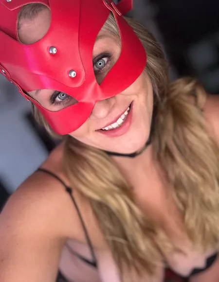 Hotwife Skye profile photo