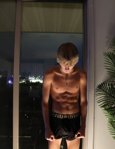 Blonde Boy Brad profile photo
