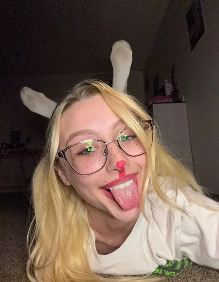 BlondePlayBoyBunny profile photo