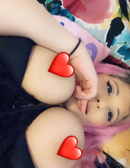 Blonde wavey profile photo