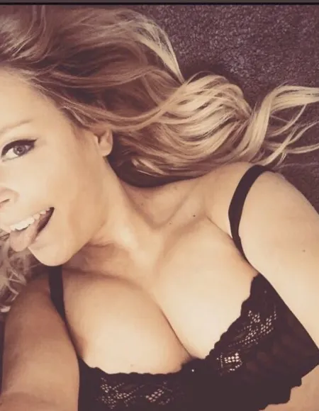 Tiny blonde with BIG TITS 🍒 profile photo