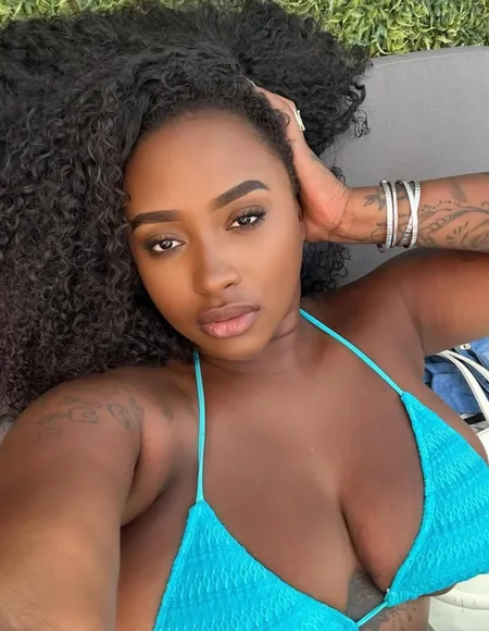 Brazilian hottie profile photo