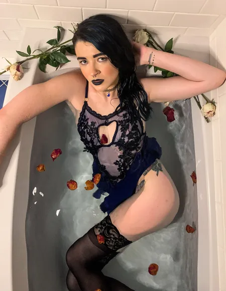 Briar Rose 🌹 profile photo