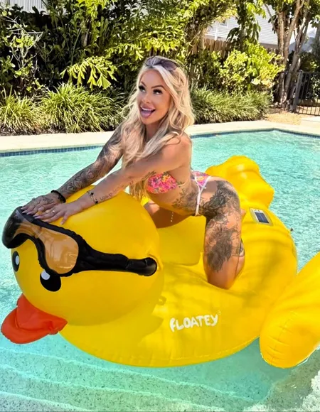 🕸️ Brooke is 𝗖𝗥𝗘𝗔𝗠𝗬 🥛 profile photo