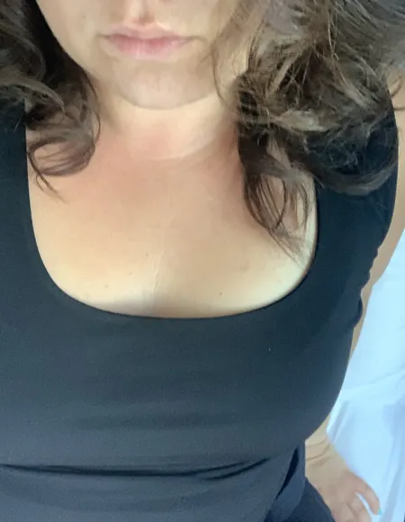 Brunette Bombshell 🇨🇦🏒🍁 profile photo