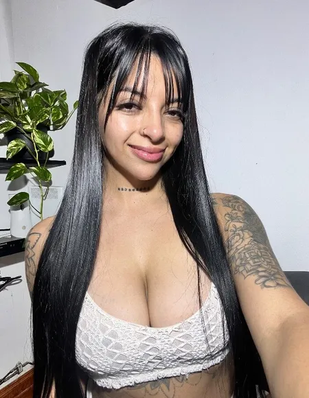Charo 💜let's talk 💬 profile photo