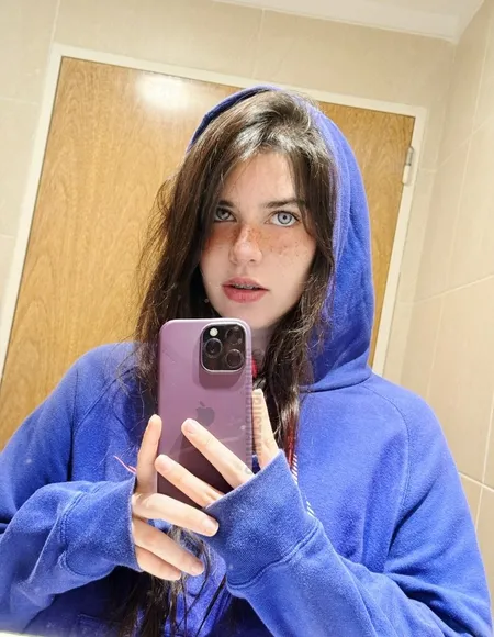 Sara Bustani 🍓 profile photo