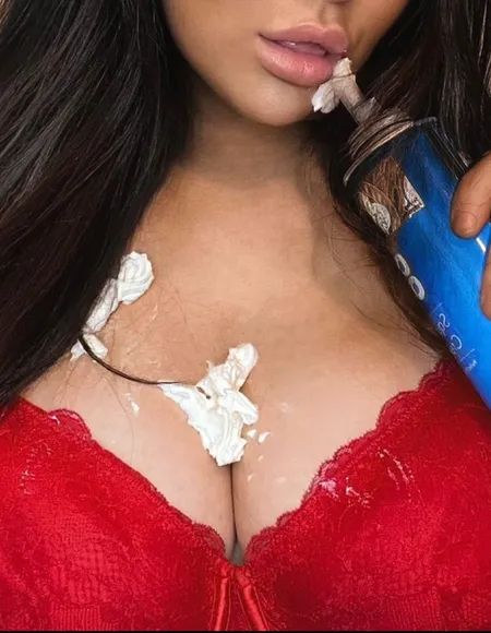 🍑 𝐵𝓊𝓈𝓉𝓎 𝒷𝓇𝓊𝓃𝑒𝓉𝓉𝑒 𝒩𝓊𝓇𝓈𝑒 🍑 profile photo