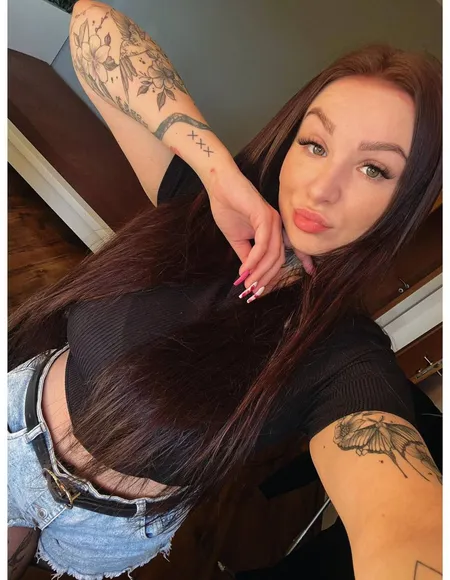 🟢Busty Lola profile photo