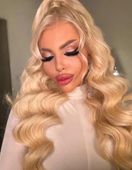 ๐ Barbie doll with biggg tits and lips ๐ profile photo