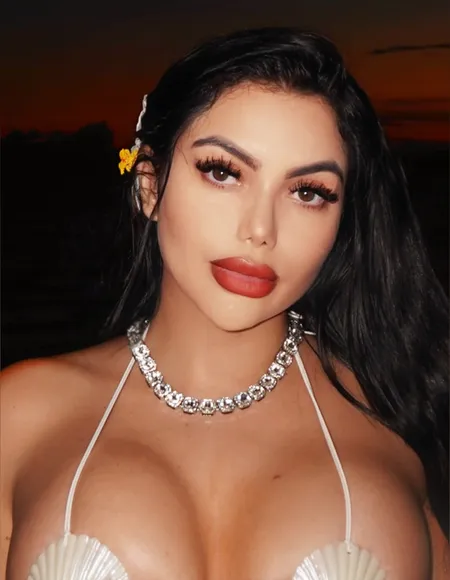 𝐋𝐀𝐓𝐈𝐍𝐀 𝐅𝐀𝐓 𝐀𝐒𝐒 🍑 profile photo