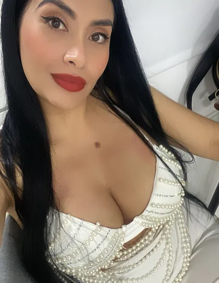 𝐂𝐚𝐫𝐨𝐥 𝐋𝐚𝐭𝐢𝐧𝐚 💥 profile photo