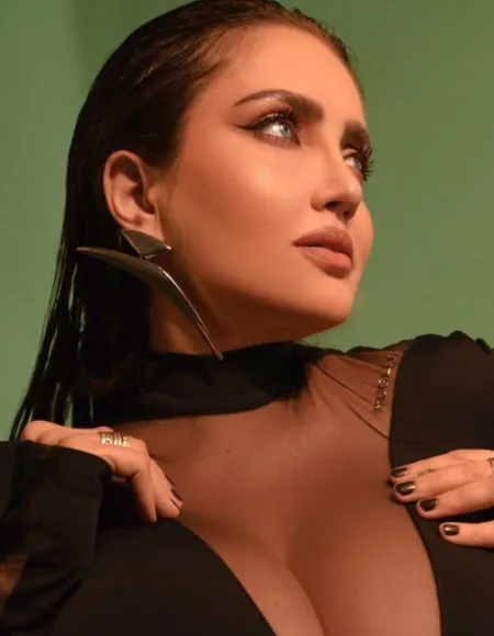 Celia Lora profile photo