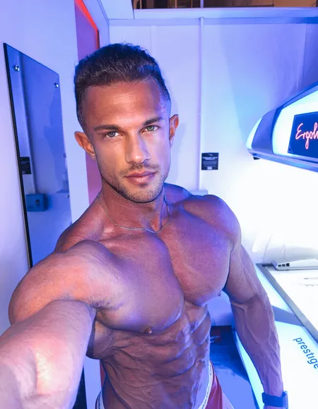 Charlie London profile photo
