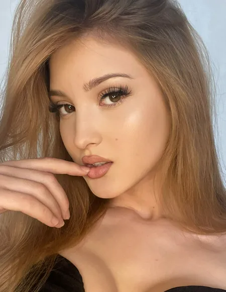Chloe Sweet profile photo