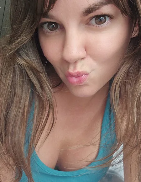 Chloe - Your Favorite Neighbor profile photo