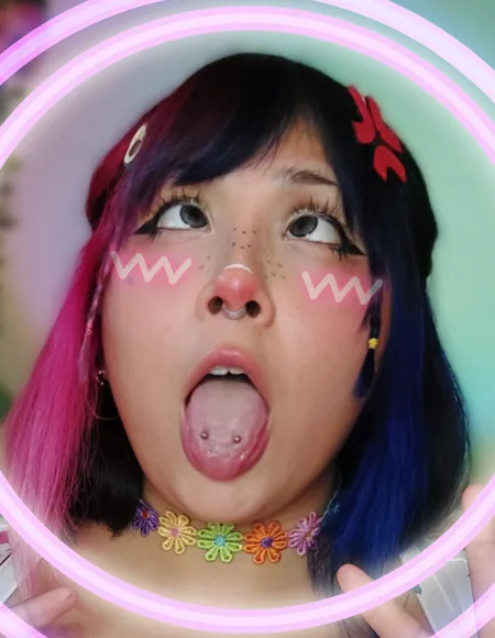 EXPLICIT - 𝑪𝒉𝒐𝒄𝒍𝒊𝒕𝒐𝒉 🌸 profile photo