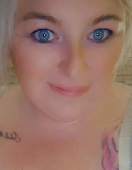 chubby wife profile photo