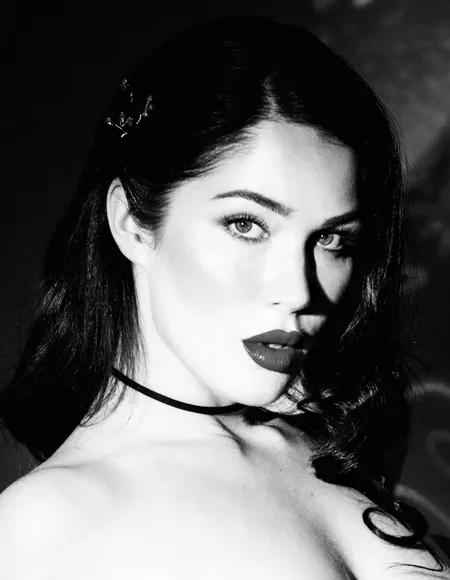Evelyn Claire profile photo
